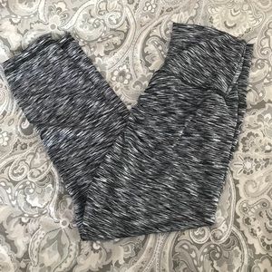 Black and White Work Out Capri Leggings